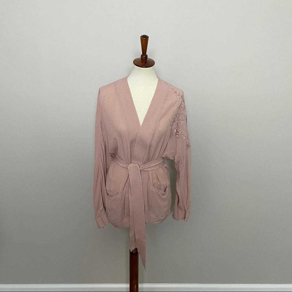 Sun & Shadow Kimono Top Cardigan Embroidered Belt Pockets Blush Pink